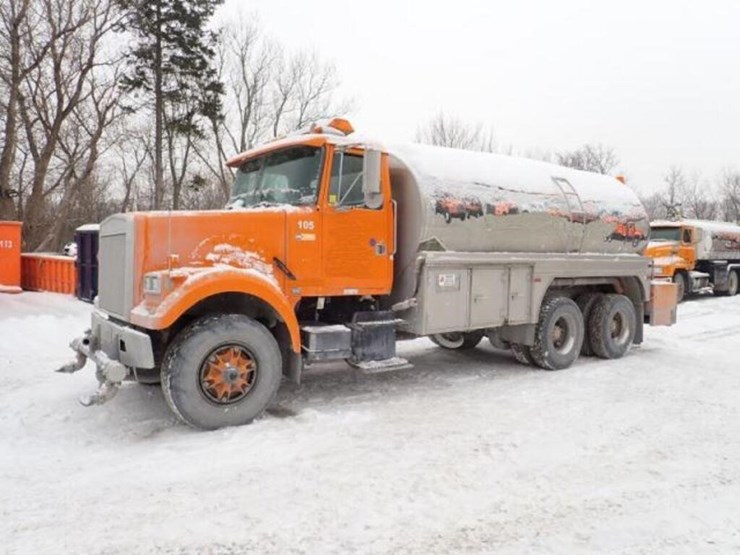 1990-white-gmc-t/a-water-truck-4v2bdbme1ln633643-image-1
