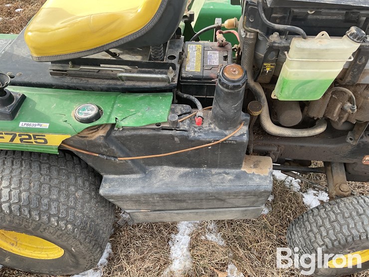john-deere-f725-image-11