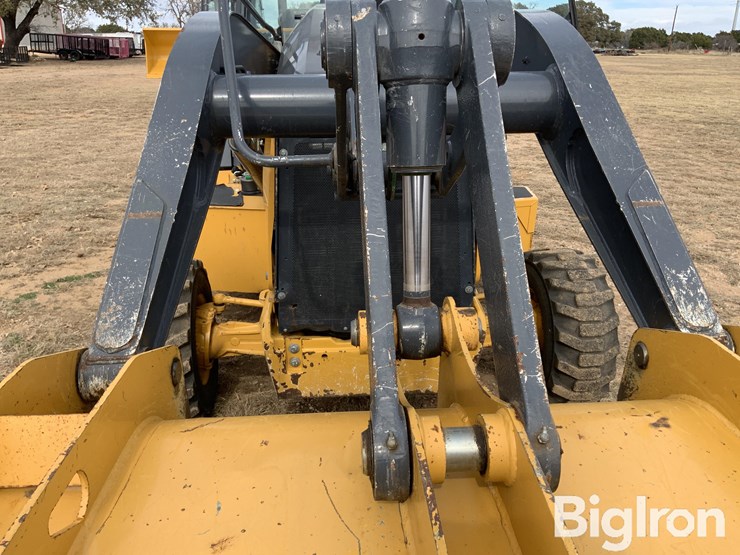 2023-deere-310g-image-12