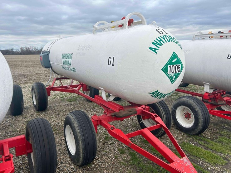 1000-gal.-nh3-tank-on-gear-#61-sells-offsite-image-1