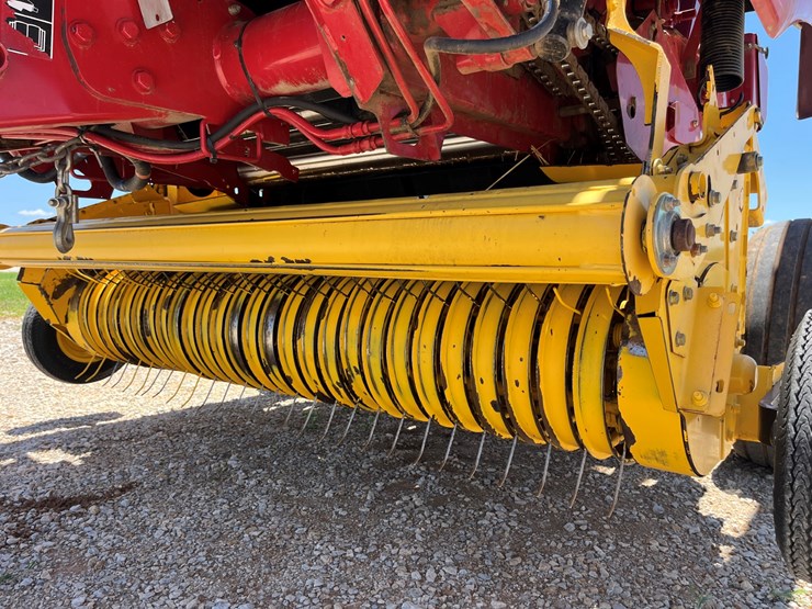 2016-new-holland-460-image-2