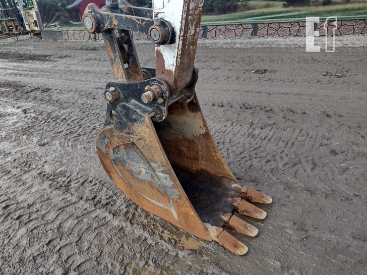 2014-bobcat-e85-image-18