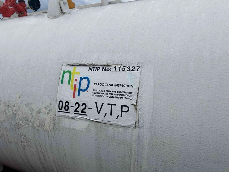 1000-gal.-nh3-tank-on-gear-#73 sells-offsite-image-11