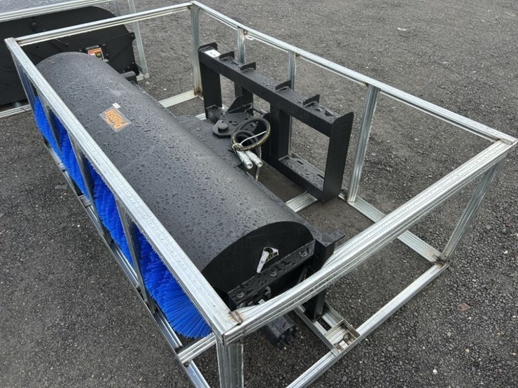 2025-pabreak-72"-angle-broom-image-1