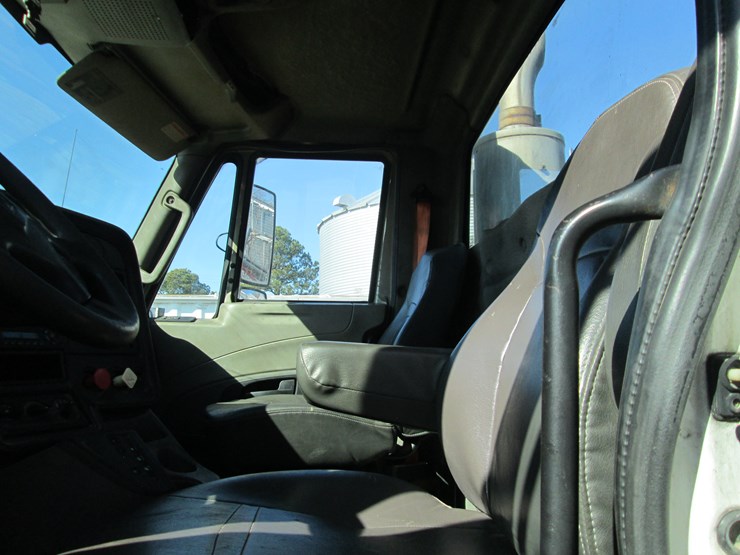 2012-international-prostar-image-23