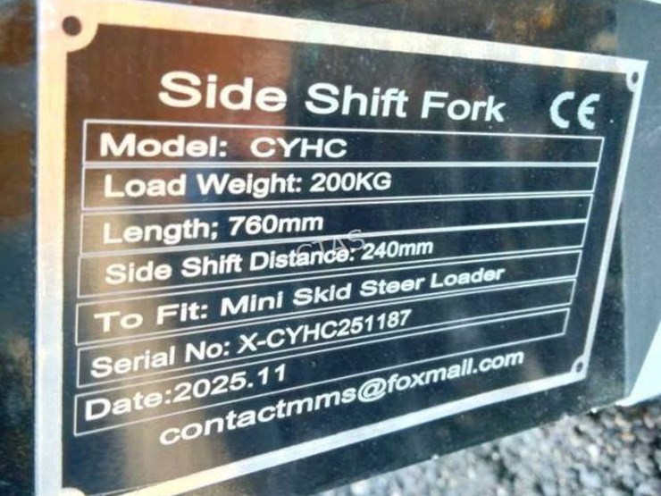 #220-•-mini-skid-steer-hydraulic-side-shift-fork-image-4