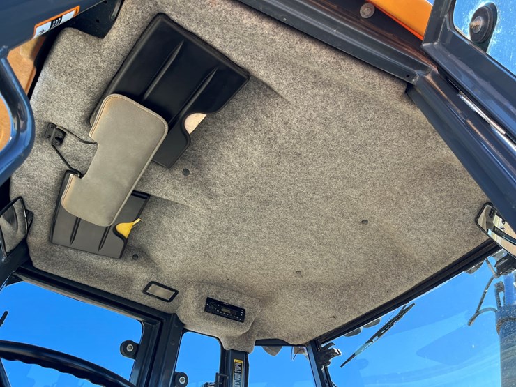 2012-deere-310s-image-22