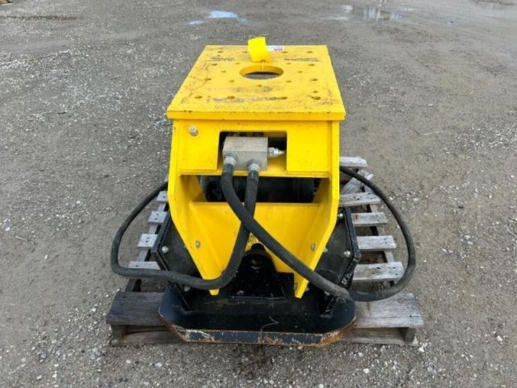2018-epiroc-hc850-hydraulic-plate-compactor-image-5