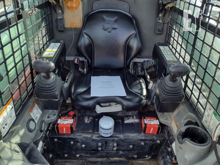 2014-bobcat-t750-image-12