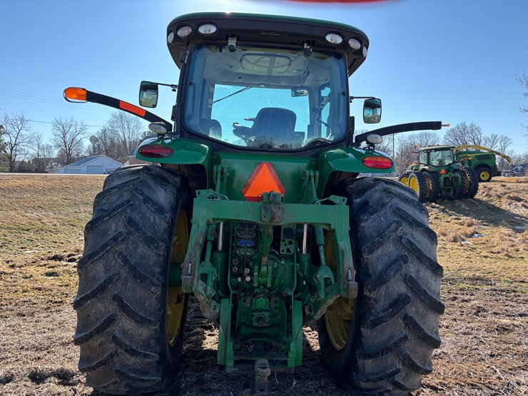 john-deere-8260r-image-4