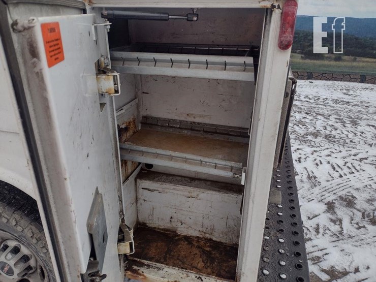 2008-gmc-3500-image-25