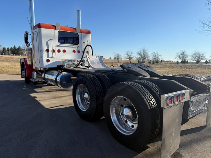 1974-peterbilt-359-image-8