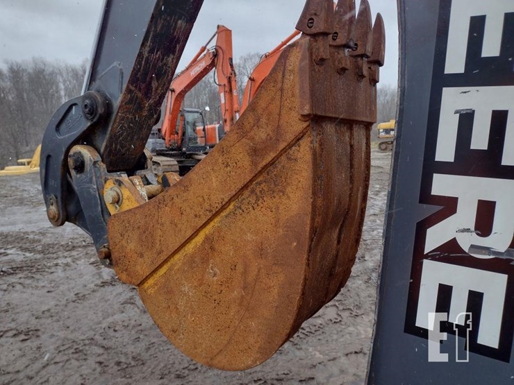 2010-deere-310j-image-27