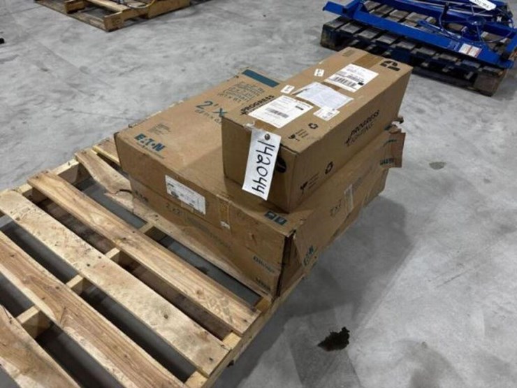 qty-of-(2)-metalux-2-ft-x-2-ft-recessed-troffer-image-5