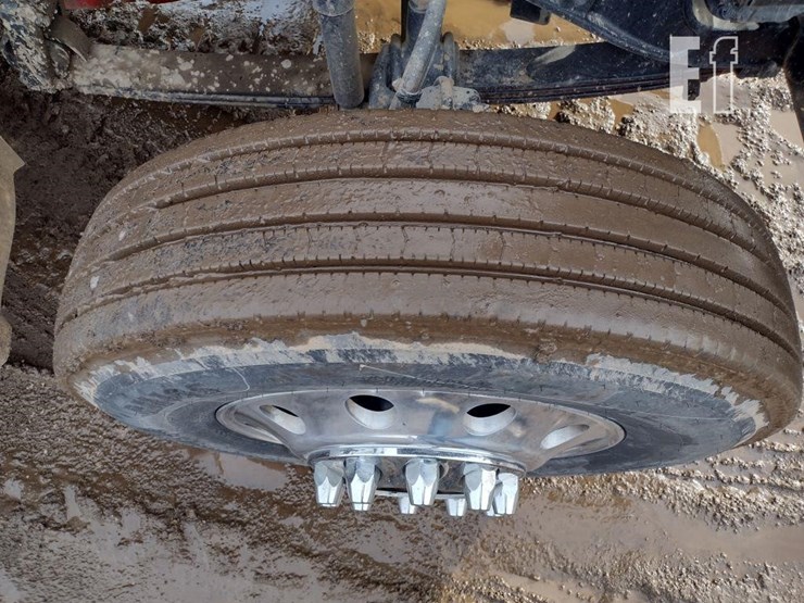 2017-freightliner-122sd-image-19