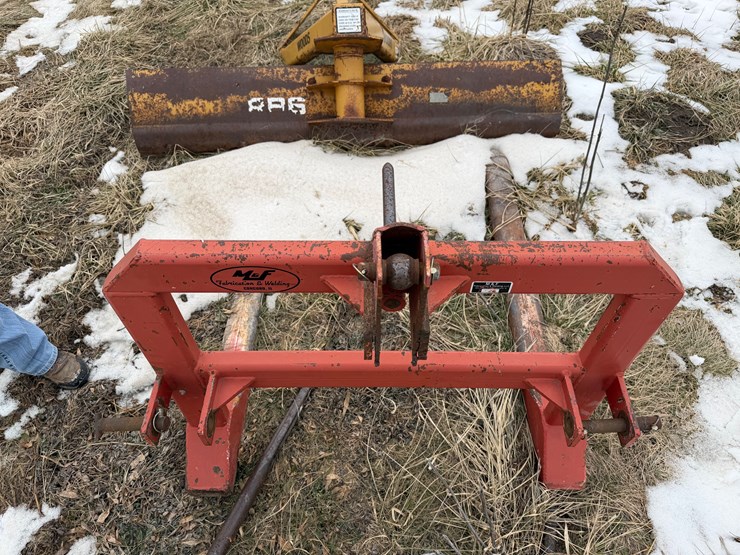 #1035-•-m&f-bale-spear-image-1