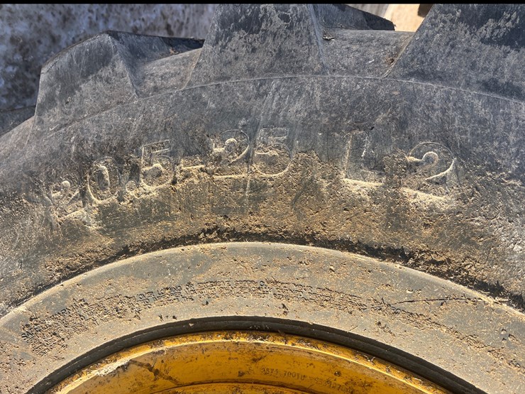 2009-deere-524k-image-17