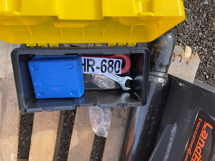 #2101-•-land-honor-hydraulic-breakers-image-9