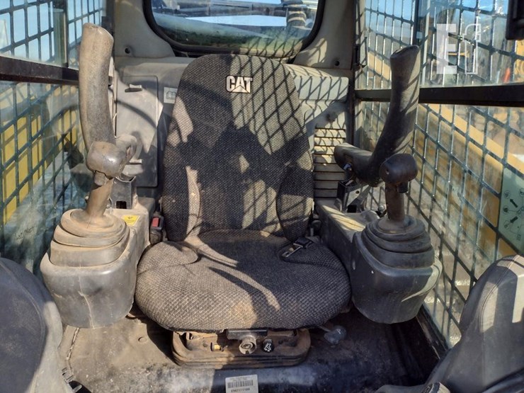 2019-caterpillar-299d2-xhp-image-11