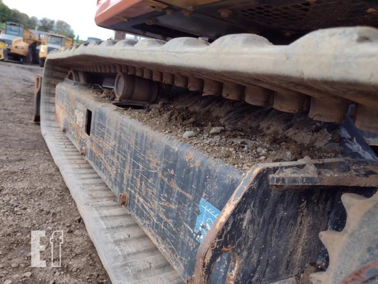 2022-deere-26g-image-37