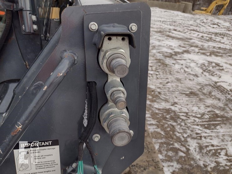 2021-deere-325g-image-14