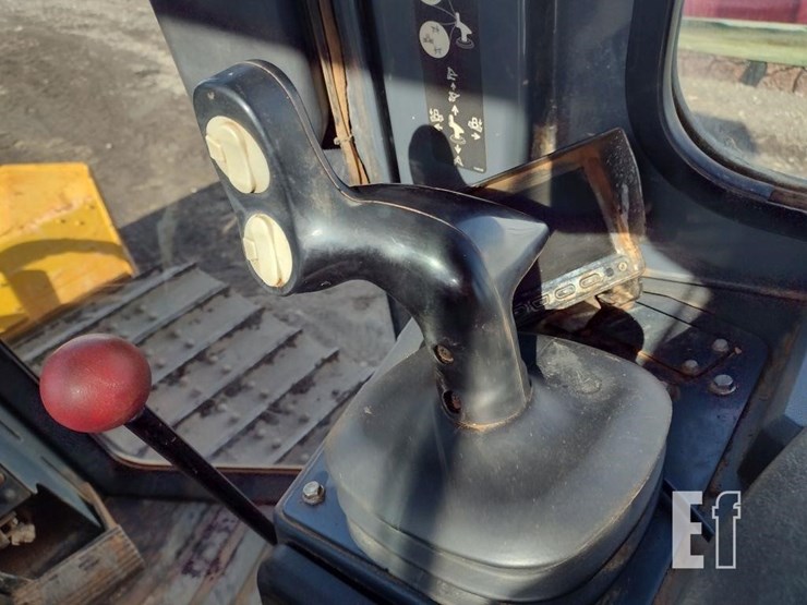 2021-deere-650k-lgp-image-15