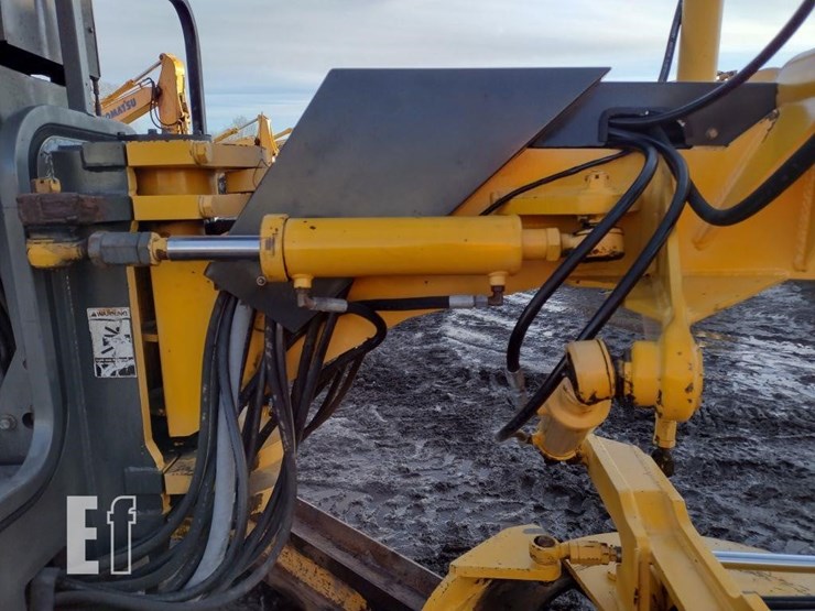 2004-volvo-g86-image-27