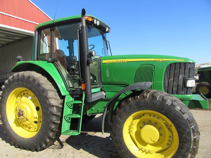 john-deere-7520-image-3