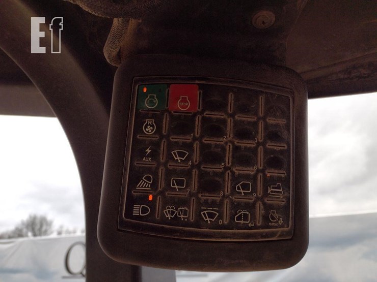 2012-deere-700k-lgp-image-14