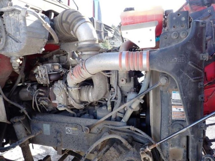 2016-peterbilt-567-image-38