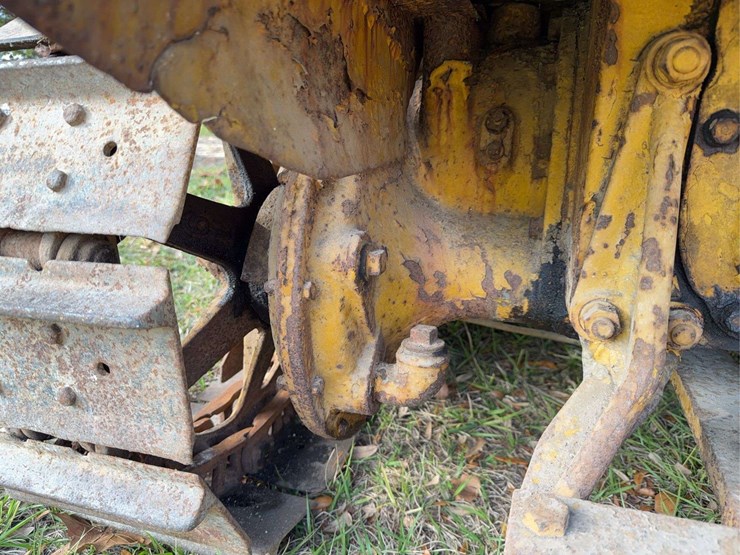 caterpillar-ten-gas-crawler-image-42