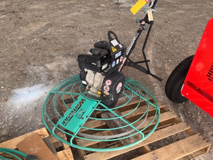 2023-whiteman-b46b90-4'-power-trowel-with-10hp-briggs-motor-image-5