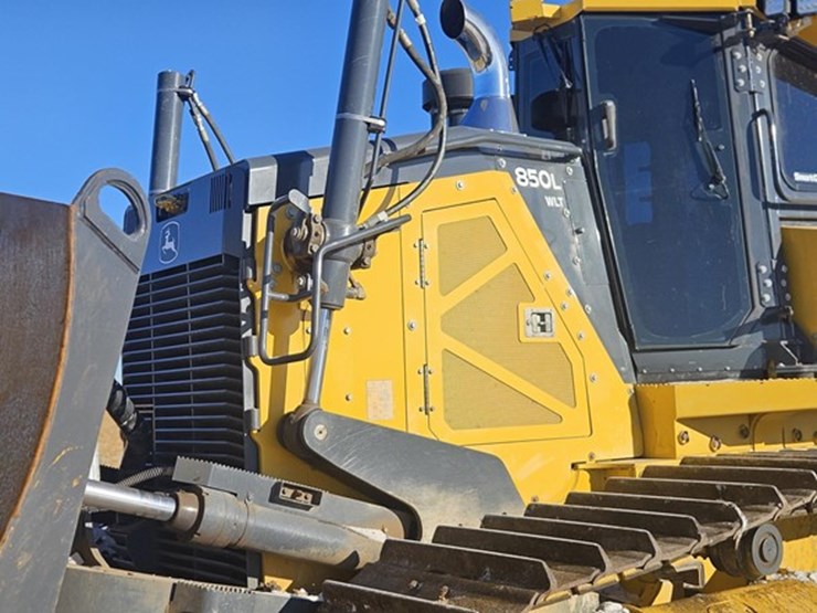 2020-deere-850l-wlt-image-14