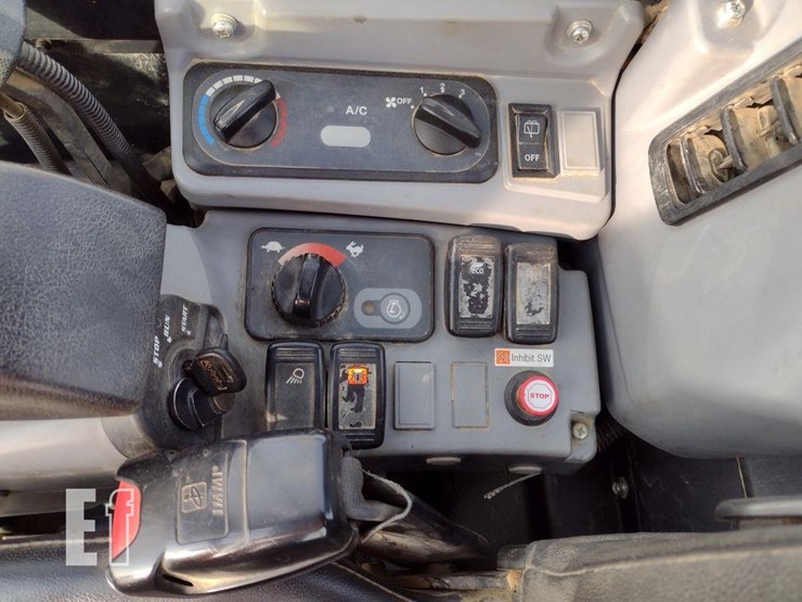 2017-kubota-kx040-4-image-9