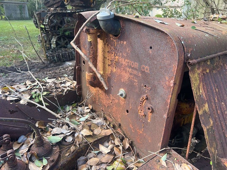 caterpillar-fifteen-crawler-image-21