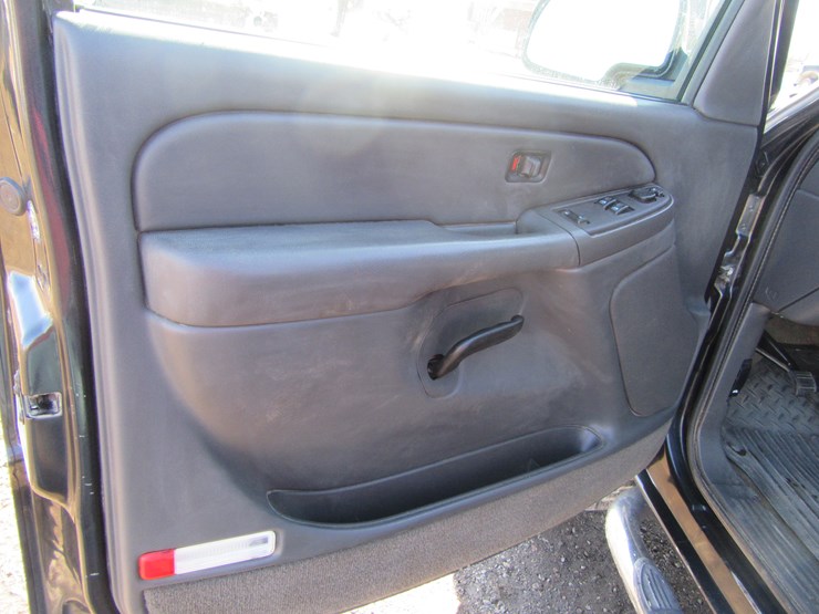 2004-chevrolet-2500-image-30