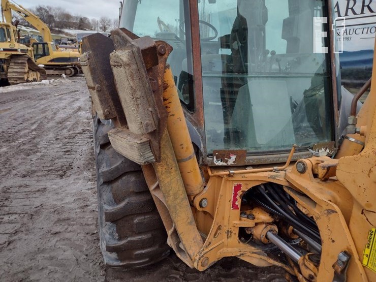 2002-case-580sl-image-28