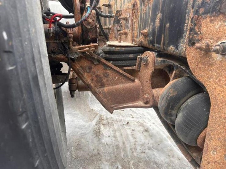 2018-freightliner-114sd-image-75