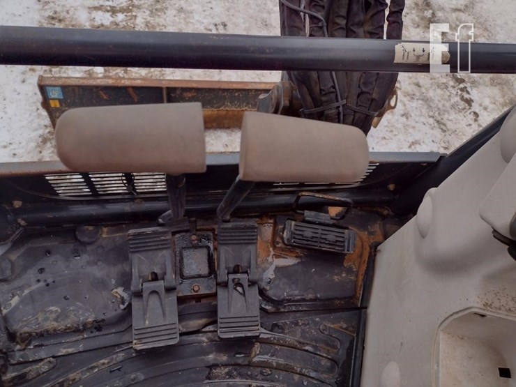 2016-deere-35g-image-9