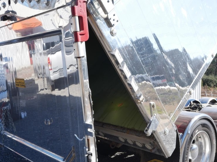 2018-kenworth-w900-image-45