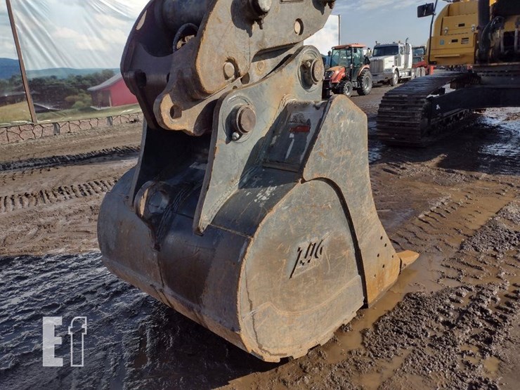 2020-deere-350g-lc-image-16