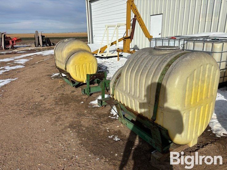 john-deere-front-mount-saddle-tanks-image-1