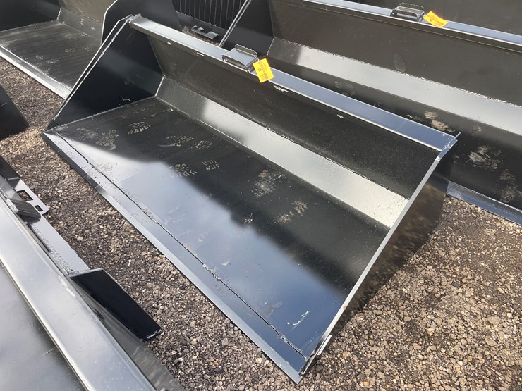 #2056-•-78"-bucket-with-single-blade-image-1