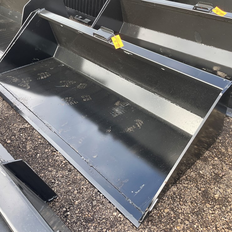 #2056 • 78" Bucket With Single Blade