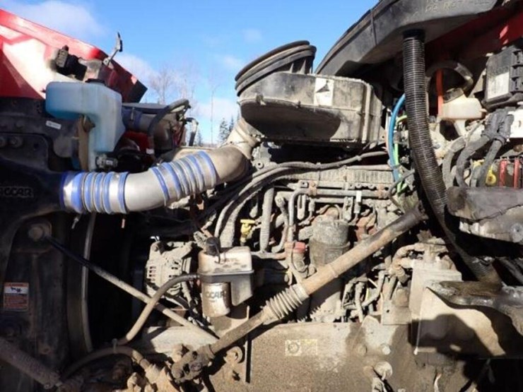 2016-peterbilt-567-image-33