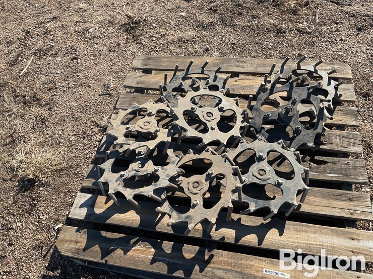 planter-closing-wheels-image-1