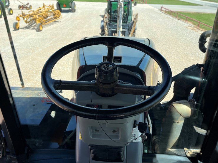 2017-versatile-610-image-25