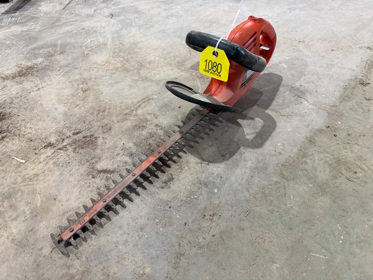 #1080-•-blac-&-decker-bush-trimmer-image-1