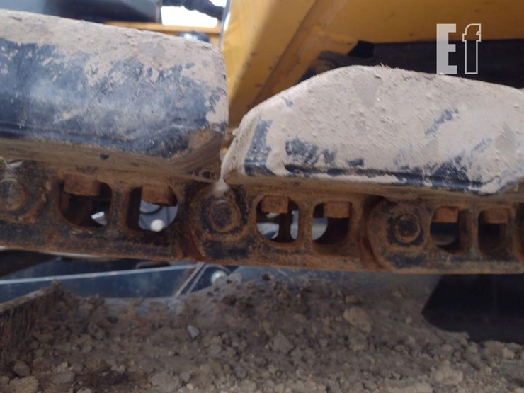 2021-deere-85g-image-33