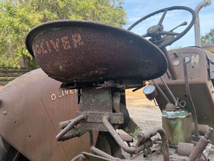 oliver-super-88-diesel-image-11